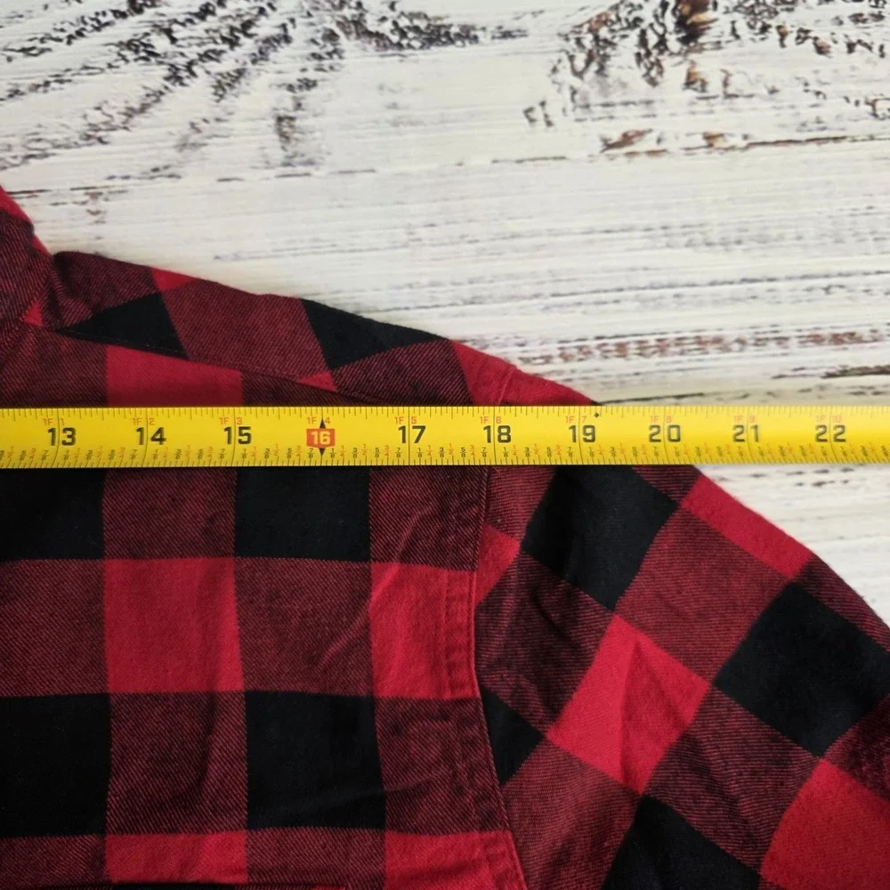 Levi's Red & Black Buffalo Plaid Flannel Shirt Medium Long Sleeve‎ Button Up